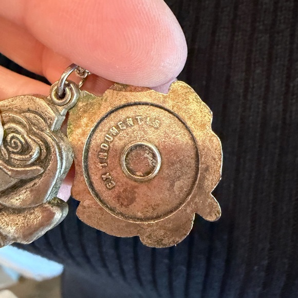 Vintage style Saint Padre Pio devotional medal pendant on a necklace - Picture 5 of 7